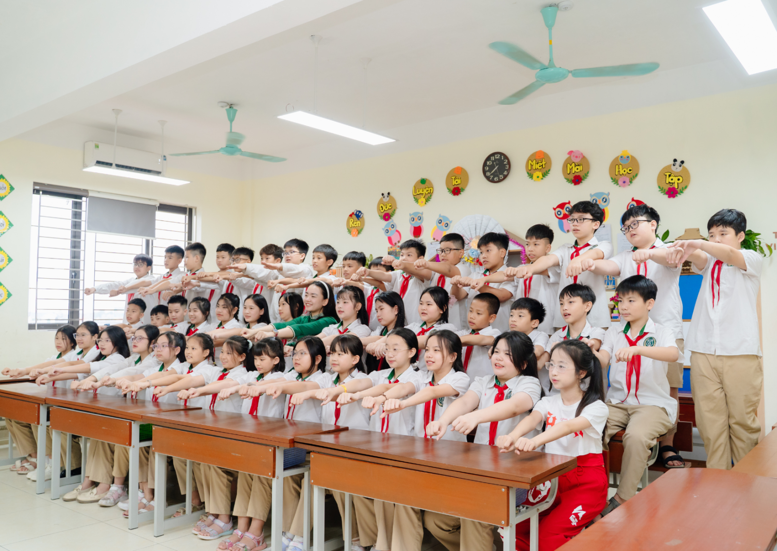 Kỷ yếu – dấu mốc không thể thiếu trong hành trình tuổi trẻ